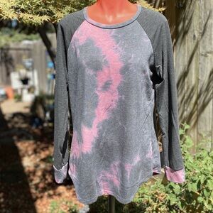 Women's Gray and Pink Tie-Dye Long Sleeve Top